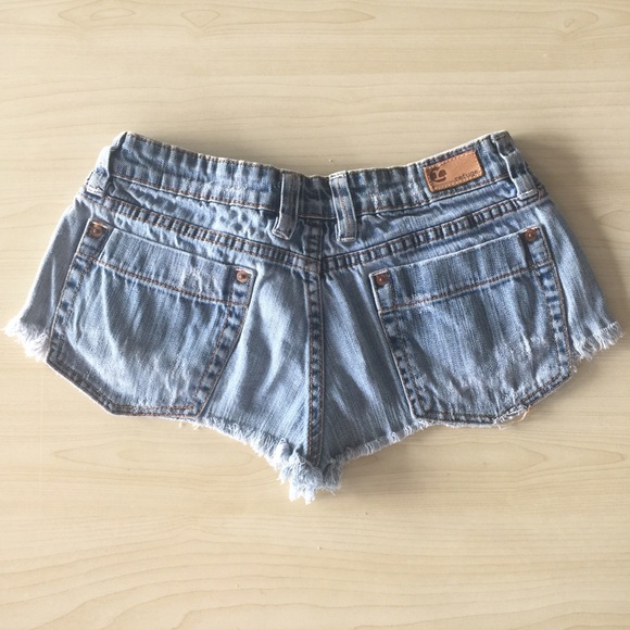 Refuge Low Rise Booty Shorts - Picture 2 of 5